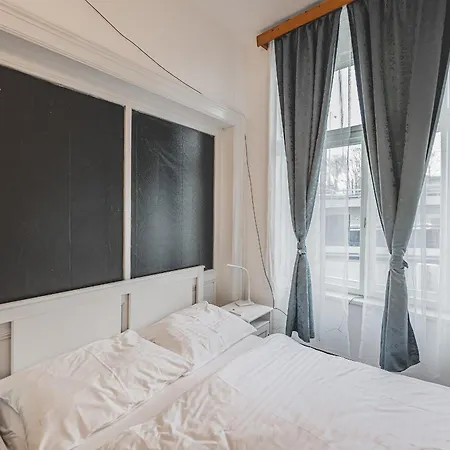 Private Room, Ac, W Kitchen 프라하