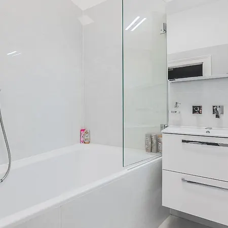 아파트 Private Room, Ac, W Kitchen *